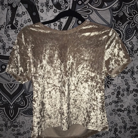 Hollister velvet top. Worn once or twice - Picture 1 of 2